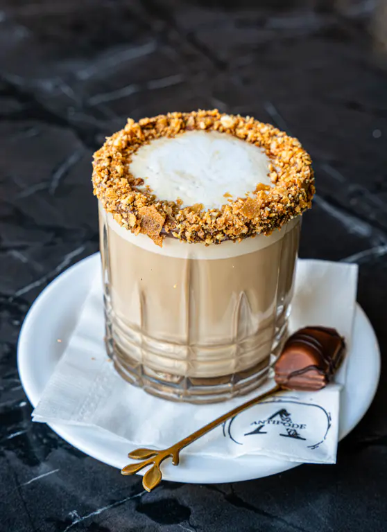 Latté Bueno - Antipode Montréal