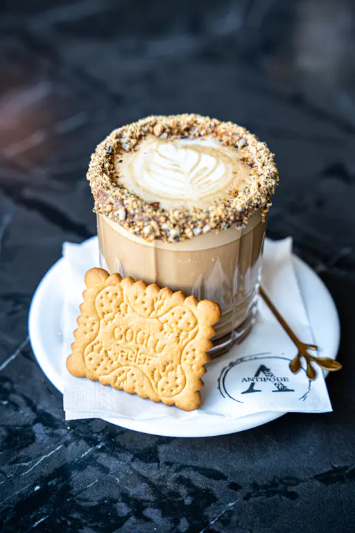 Latté Ptit beurre - Antipode Montréal